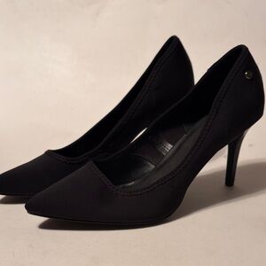 Simply Vera Vera Wang Classic Black Heels size 8 Medium